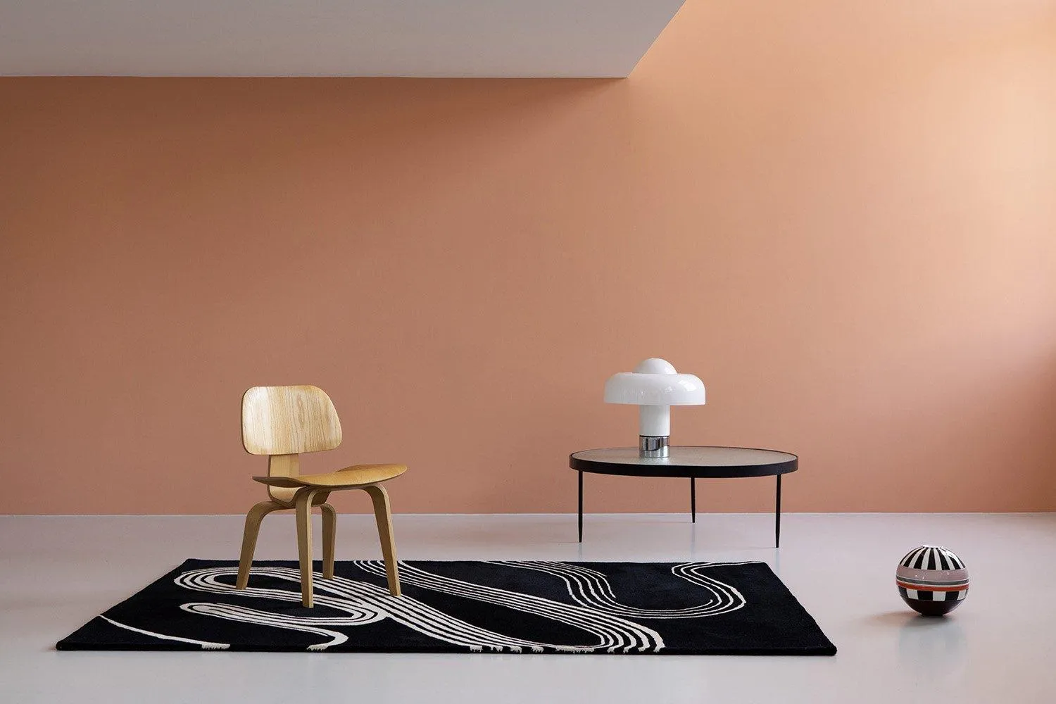 Decor Flow 091305 Rugs by Brink and Campman in Caviar