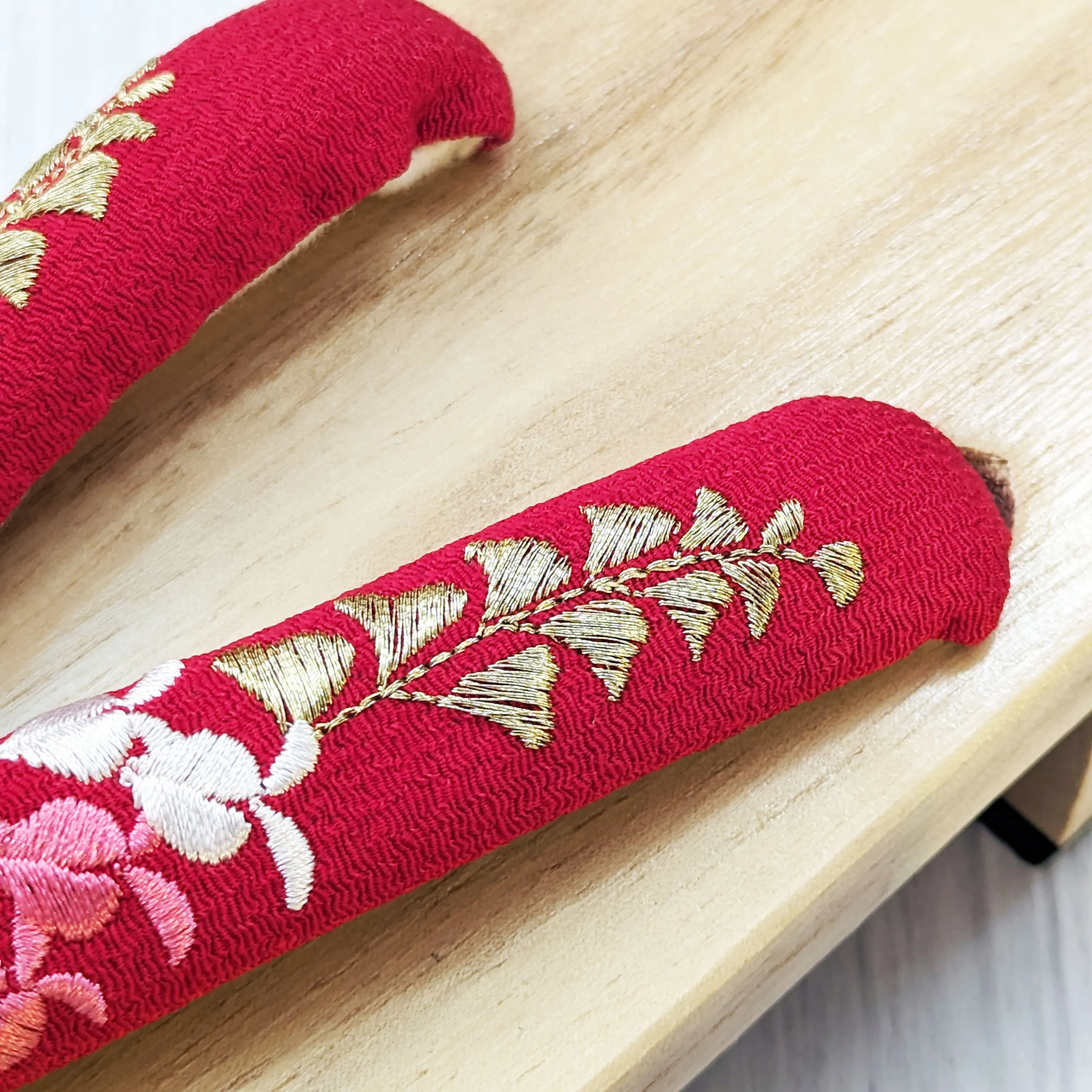 Geta Sandals - Cherry Blossom Embroidery Red (25.5 cm)