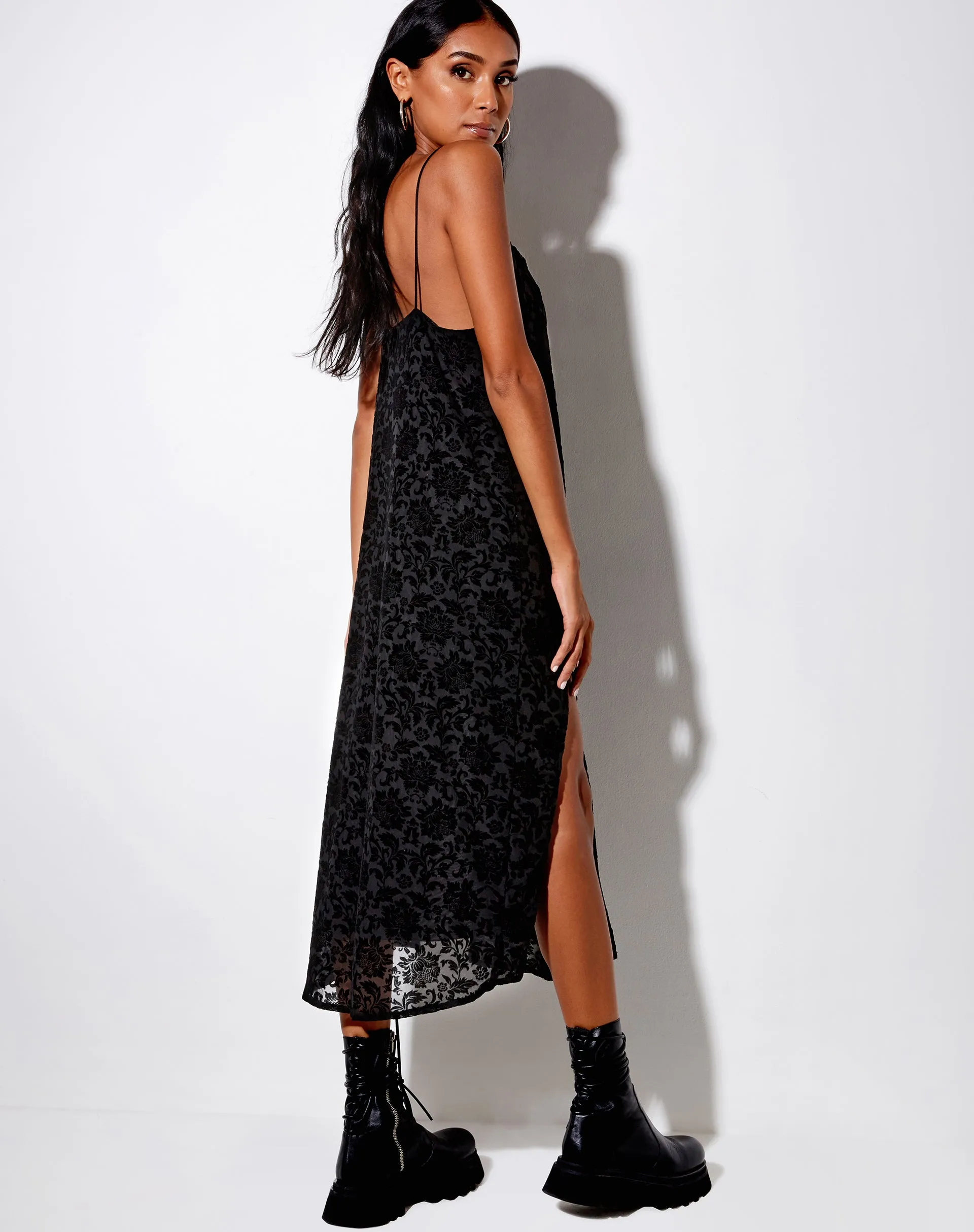 Rarita Midi Dress in Brocade Rose Flock Black