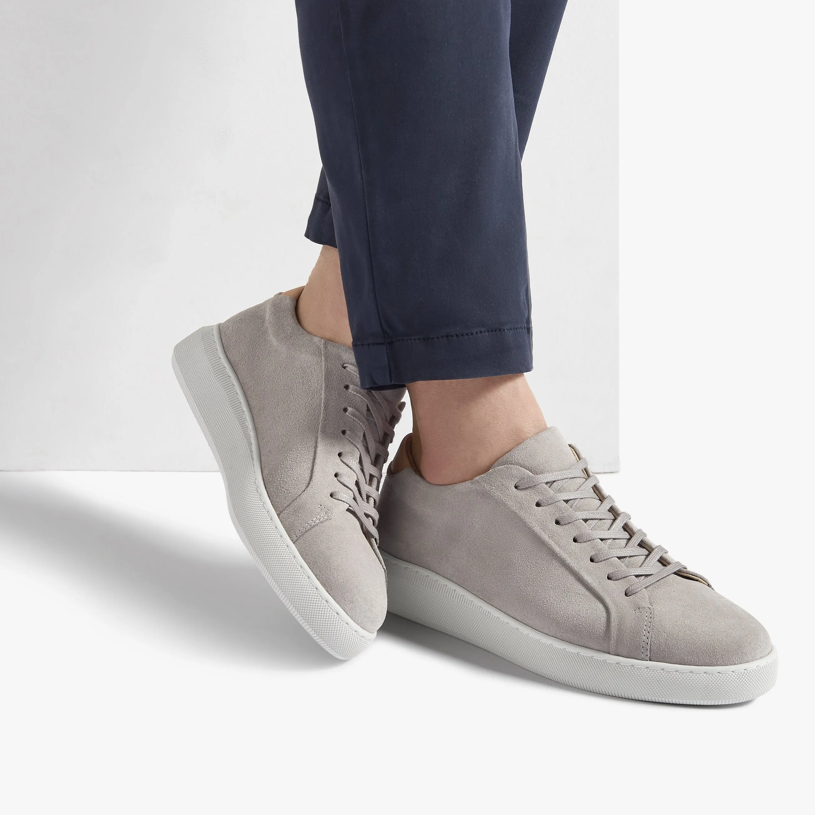 Series 8 Ghost Suede Womens