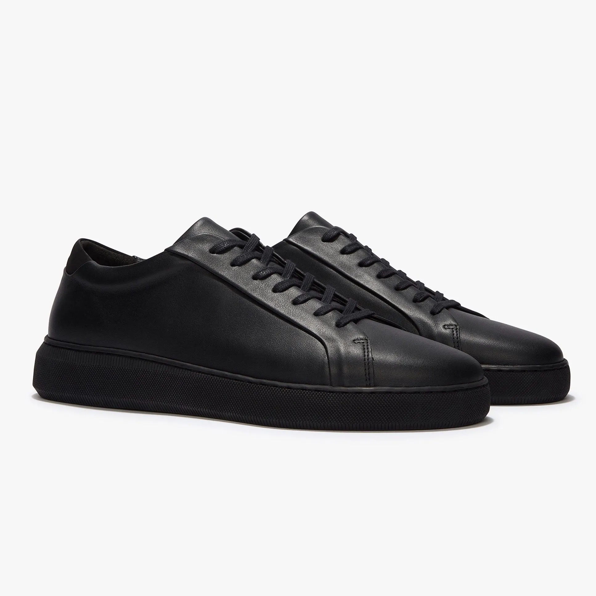 Series 8 Triple Black Leather Mens