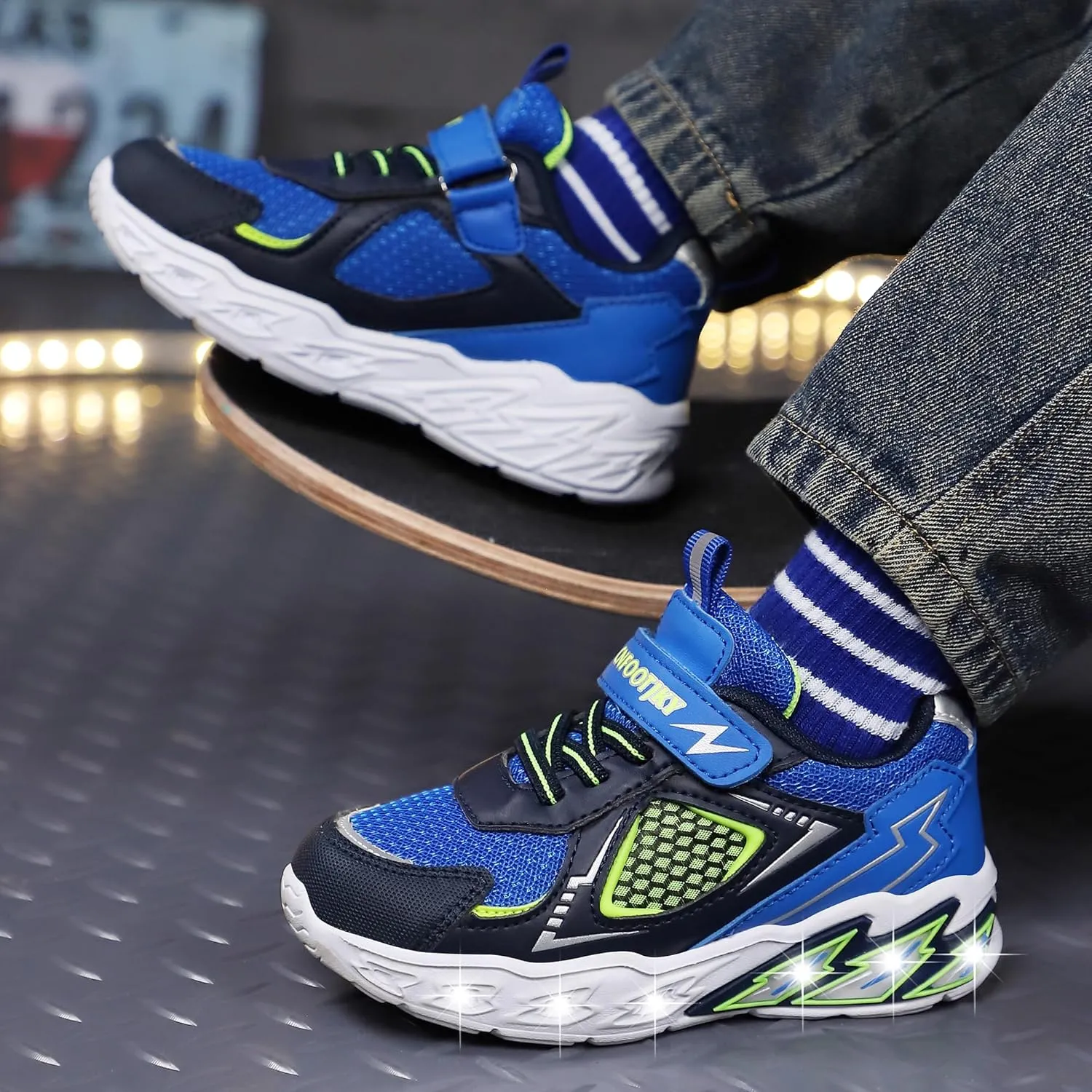 Toddler Boys Light Up Shoes Breathable Mesh LED Flashing Lightweight Walking Sneakers for Toddler and Little Kids