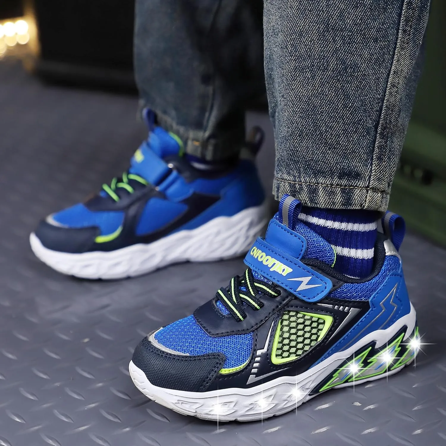 Toddler Boys Light Up Shoes Breathable Mesh LED Flashing Lightweight Walking Sneakers for Toddler and Little Kids
